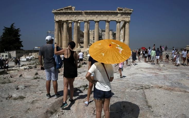 Η Λίνα Μενδώνη ξηλώνει τον αρχιφύλακα στην Ακρόπολη: Είναι ελέγχων και ελεγχόμενος –